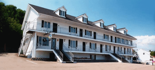 "Auberge sur mer" in Saint-Siméon, Quebec (CAN)