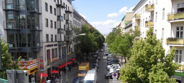 Straßenbäume in der Kopenhagener Strasse Straßenbäume in der Kopenhagener Strasse