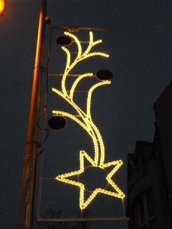 Neue Weihnachtsbeleuchtung in der Berliner Allee 2012