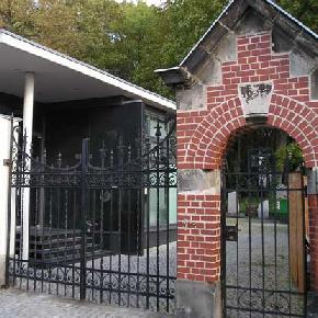 Eingang zum juedischen Friedhof an der Schönhauser Allee