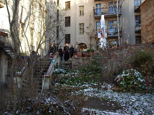 Mitglieder der Jury auf Tour durch Prenzlauer Berg