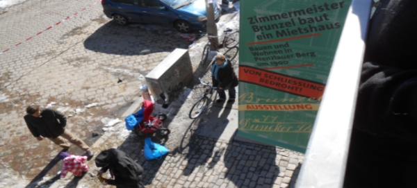 Zimmermeister Brunzel baut ein Mietshaus - Blick aus dem 1. OG vom Balkon