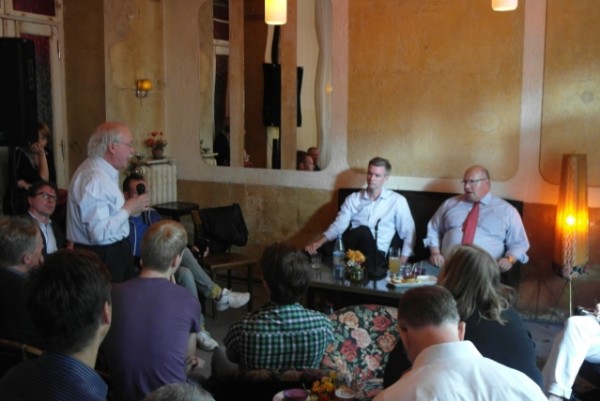 Lars Zimmermann und Peter Altmaier im "Wohnzimmer" am 13.8.2013