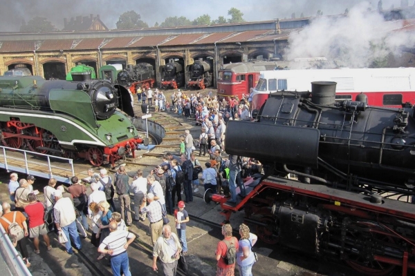 10. Eisenbahnfest 2013 -Drehscheibe und Lokschuppen