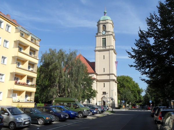 Hoffnungskirche prägt das Stadtbild in Pankow-Süd