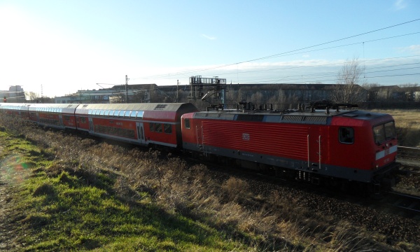 DB-Regionalzug am Nordkreuz