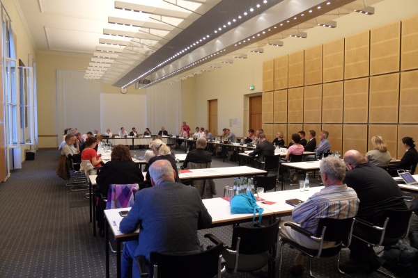 Dialog im Abgeordnetenhaus am 12.6.2014