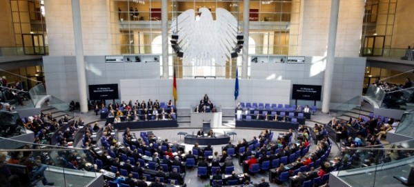 Bundestag - Foto: Thomas Trutschel,