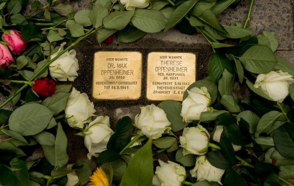 Stolpersteine: Dr. Max Oppenheimer & Therese Oppenheimer