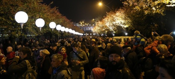 25. Jahrestag Mauerfall LICHTGRENZE Bösebrücke