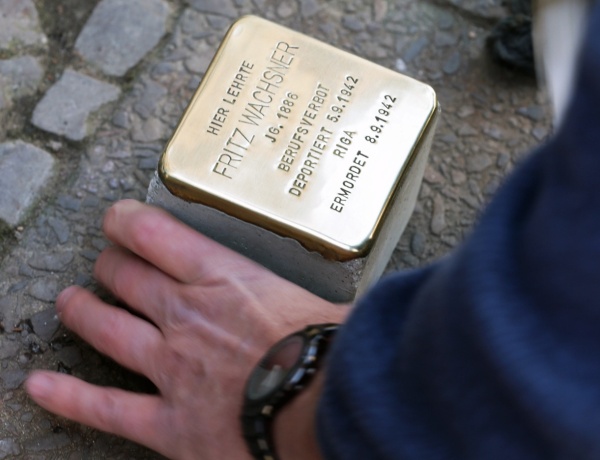 Stolperstein für Lehrer Dr. Fritz Wachsner