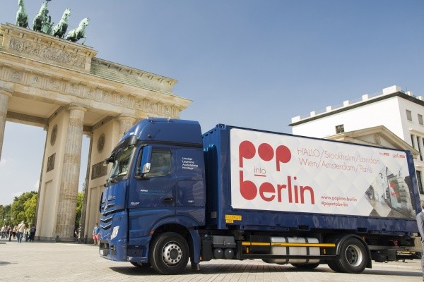 Der Pop-into-Berlin-LKW sammelt die Berliner Produkte ein und geht auf Europa-Tournee - Foto: © visitBerlin, Dirk Mathesius