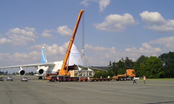 Schwertransport: Beladung einer Antonov