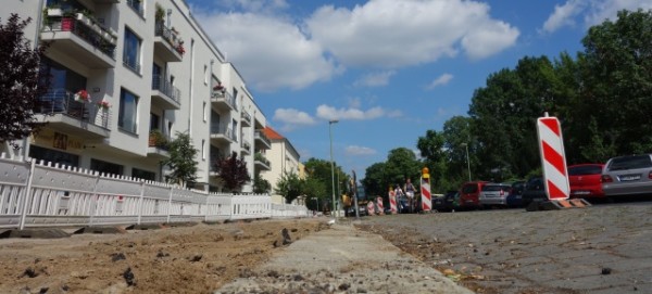 Ossietzkystraße: Gehweg-Baustelle