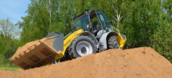 Radlader bei Erdarbeiten