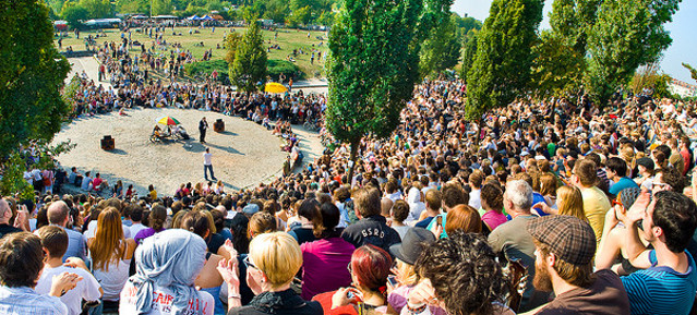 Bearpit-Karaoke-Show im Mauerpark in Pankow