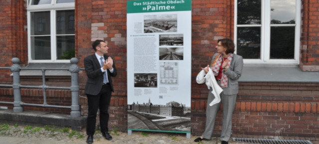 Einweihung Informationsstele "Das Städtische Obdach "Die-Palme"