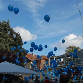 Sommerfest im Kinderhospiz SONNENHOF: Luftballon-Aktion