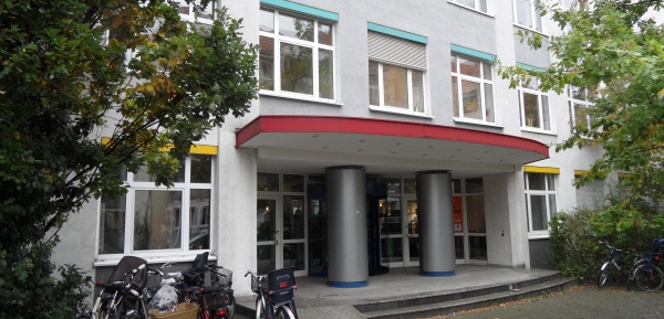 Klax Fachschule für Erzieher "Elinor Goldschmied"