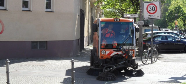 BSR-Kehrmaschine in Prenzlauer Berg