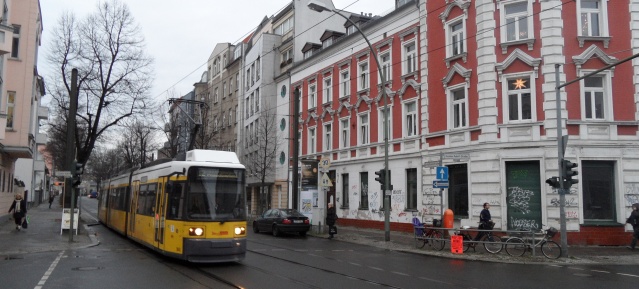 Strassenbahn in der Langhansstrasse in Weißensee