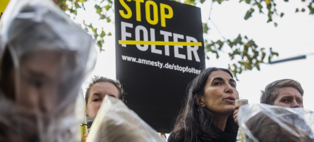 Amnesty International : STOP FOLTER