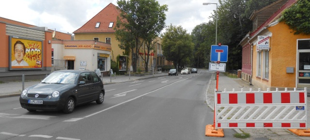 Wiltbergstraße als Einbahnstraße ab Bhf. Buch