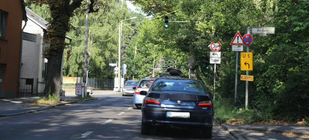 Abknickende Nadelöhr in Buch