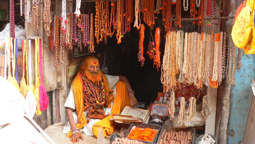 Kettenverkäufer in Vrindavan © Amina Mendez