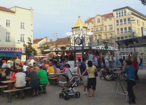 Blumenfest mit Ständen auf dem Antonplattz