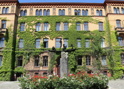 Bezirksamtsgebäude Haus 6