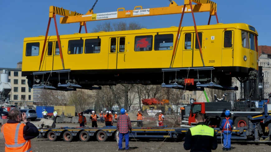 U-Bahn am Kranhaken