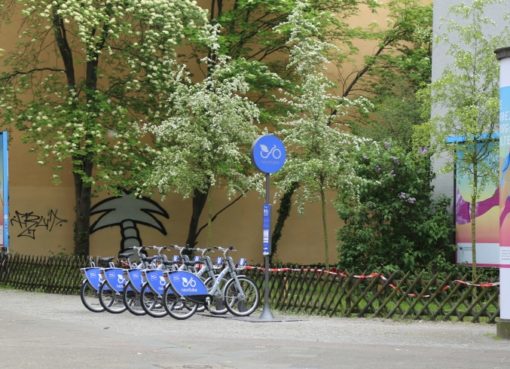 Nextbike Station im Frühling