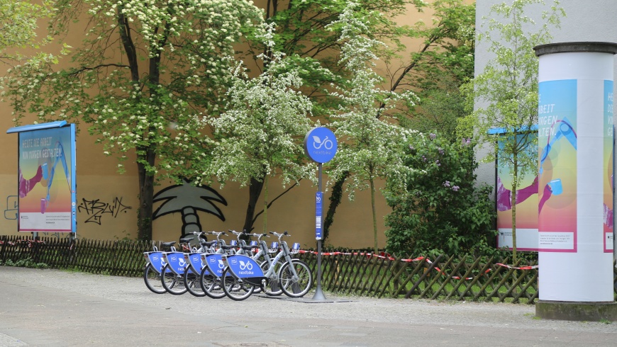 Nextbike Station im Frühling