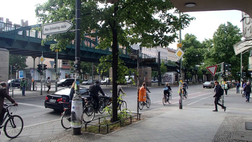 Schönhauser Allee: Radfahrende