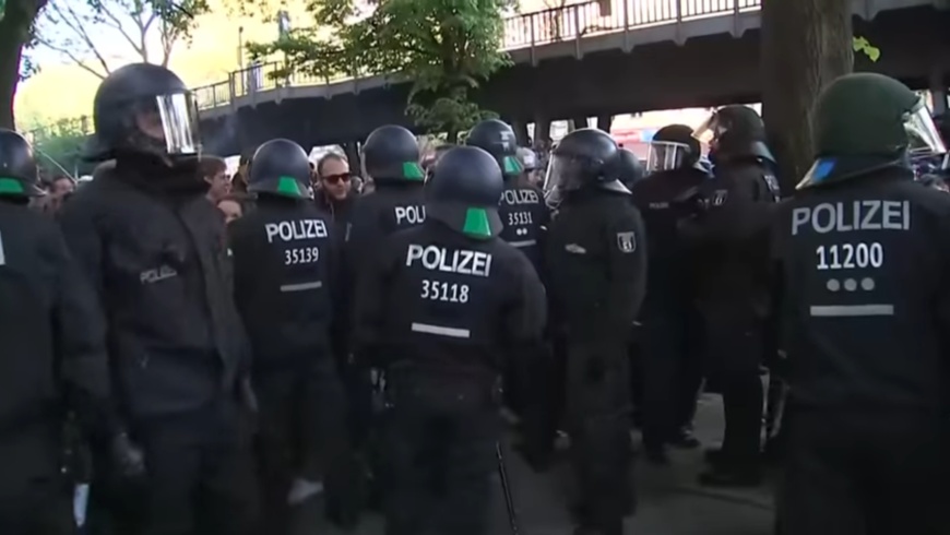 Polizeipräsenz: Revolutionäre 1. Mai-Demo