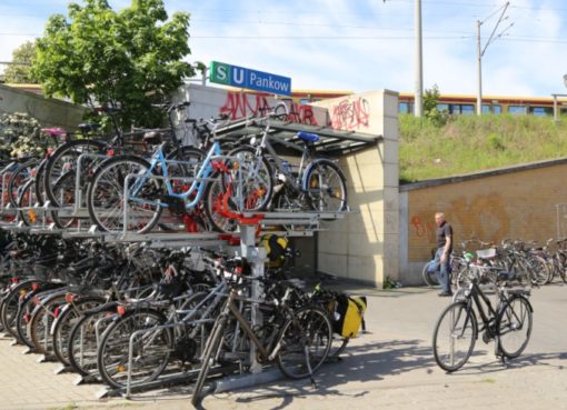 Bhf. Pankow mit Fahrraddoppelparker