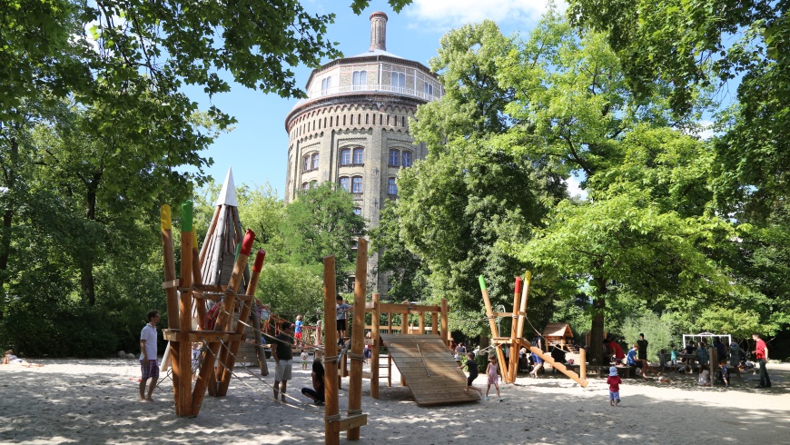 Spielplatz am Wassertum