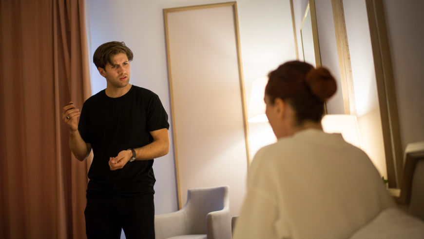 Menschen Im Hotel, Joachim Villegas und Cornelia Schoenwald