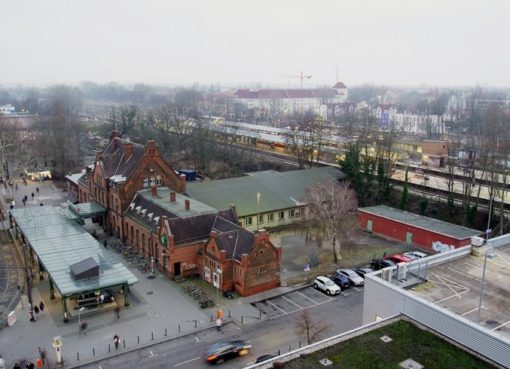 Blick auf den Bahnhof Berlin-Schöneweide vor dem Rückbau der Zwischenhalle im Februar 2019