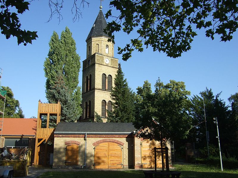 800px-Dorfkirche_Berlin-Karow_008