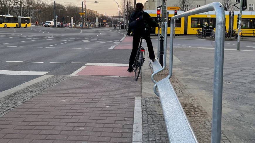 Festhaltebügel für Radfahrende