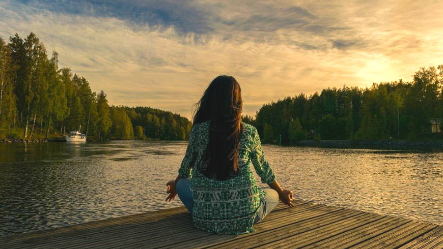 Entspannung: Yoga am See